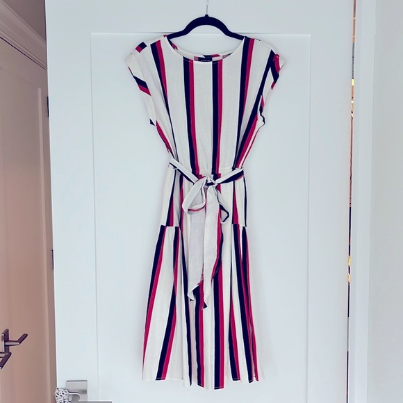 Who What Wear Dresses & Skirts - Who What Wear Dress, XS, fits like a Small